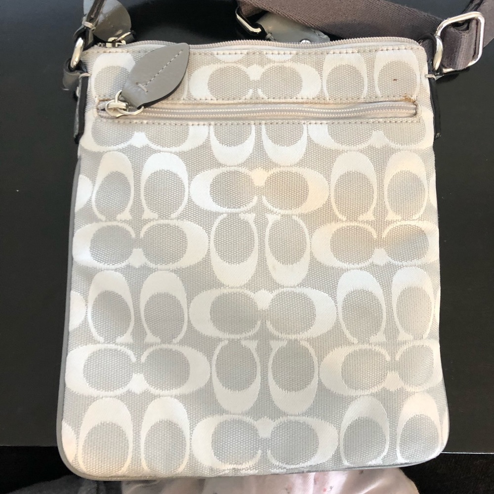 Coach Cross Body - Picture 3 of 6